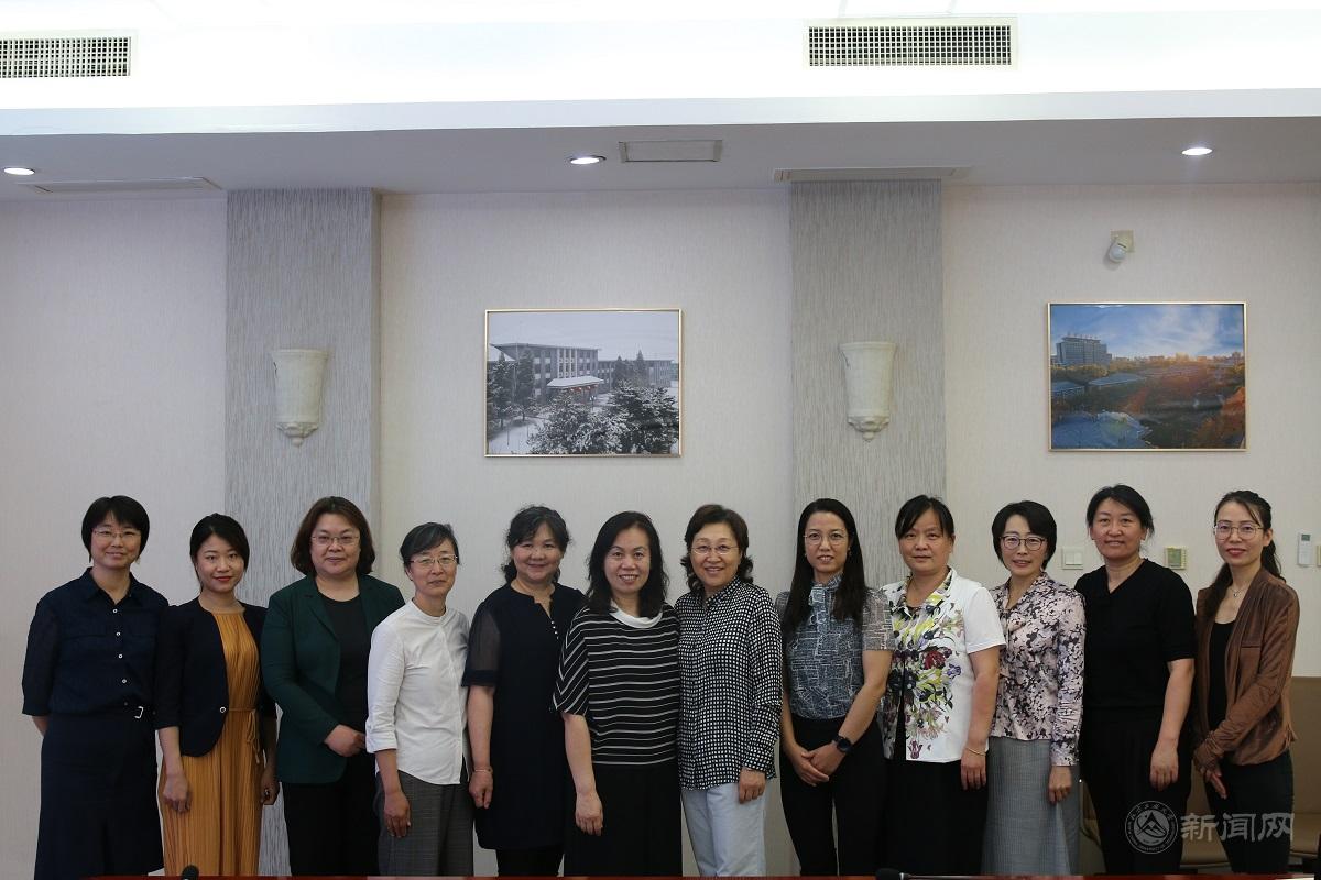 首都女教授协会何海燕会长一行到北方工业大学调研