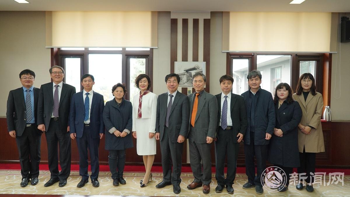 韩国东国大学代表来访我校