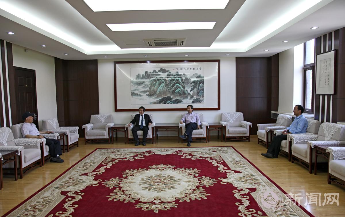 加拿大工程院院士方黎平教授来校讲学