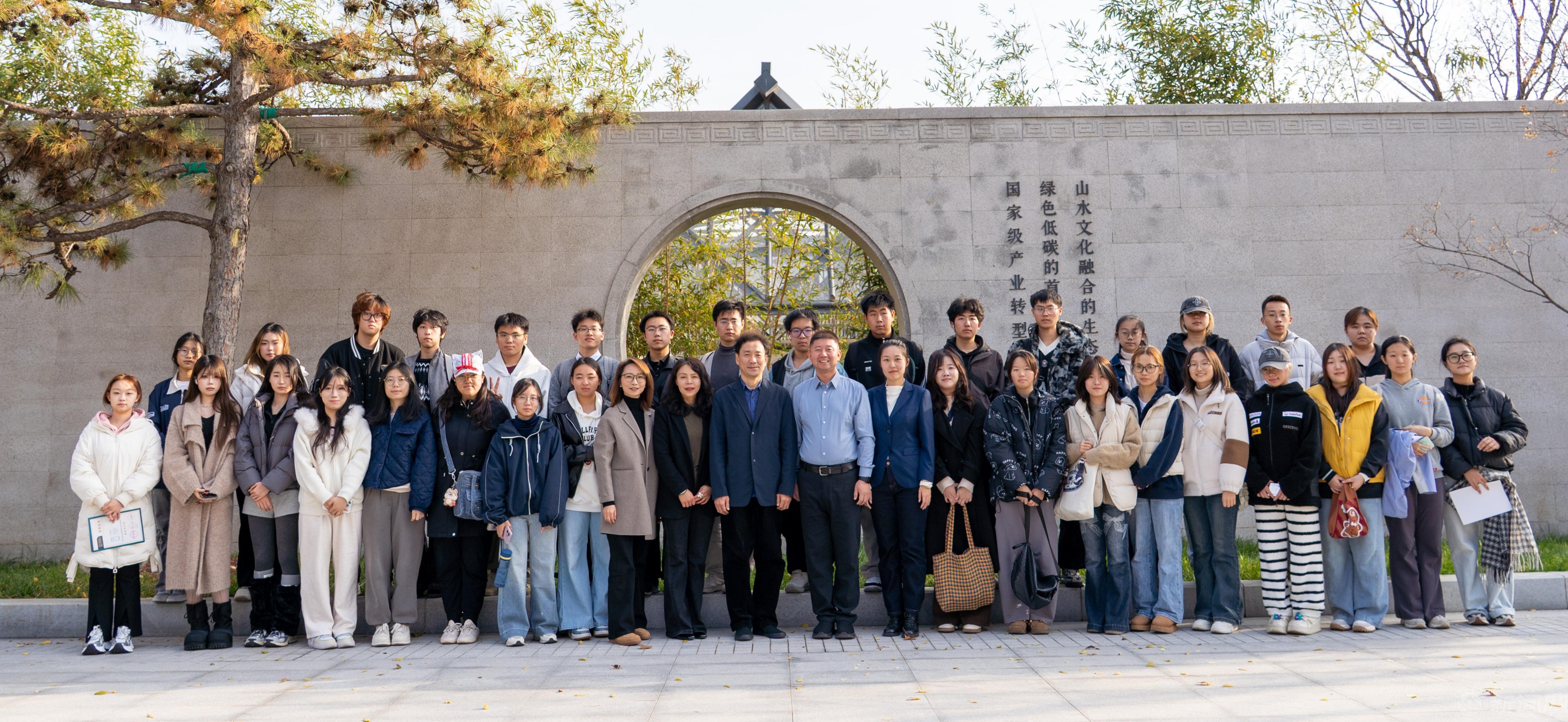 合影.jpg 合影.jpg