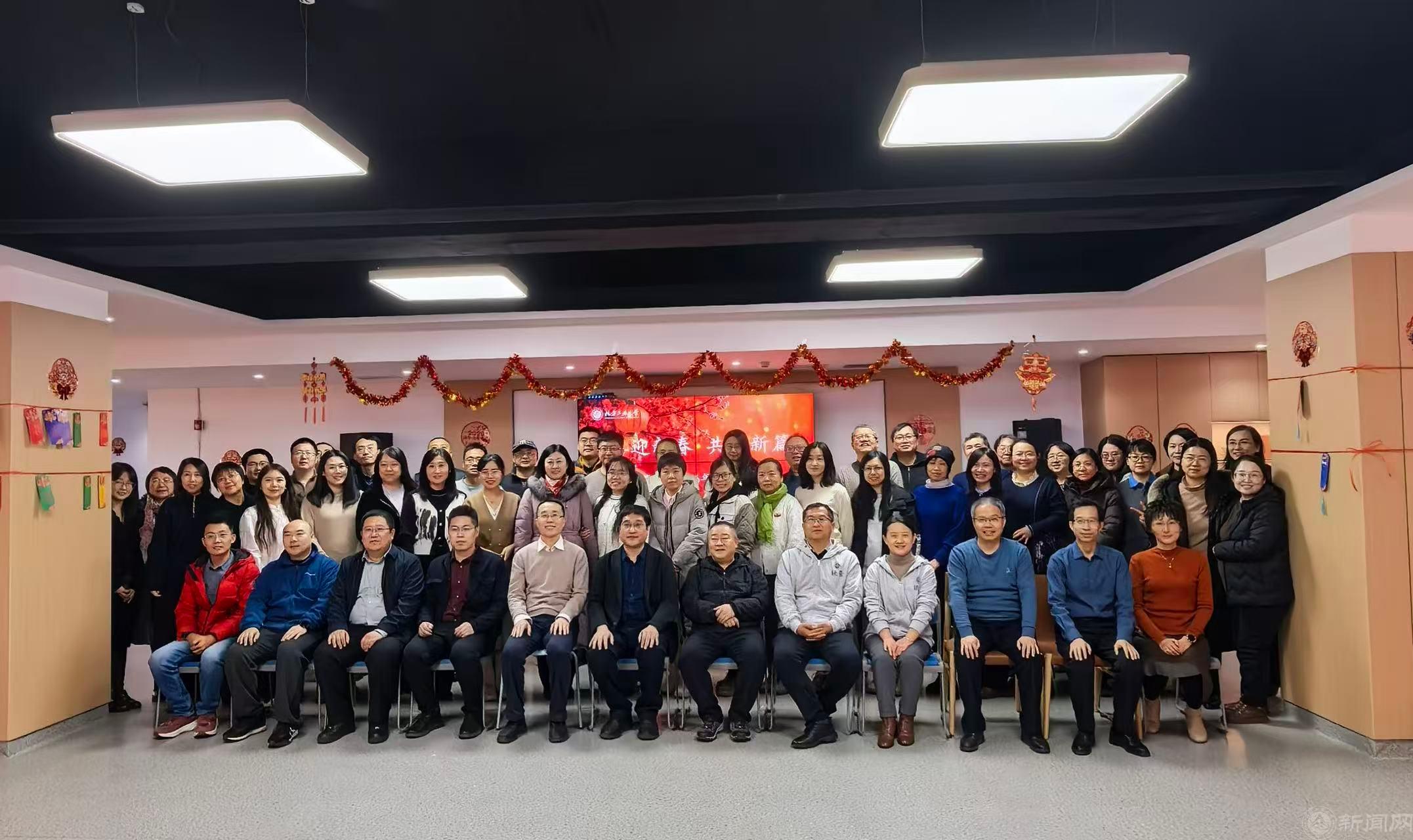 合影.jpg 合影.jpg