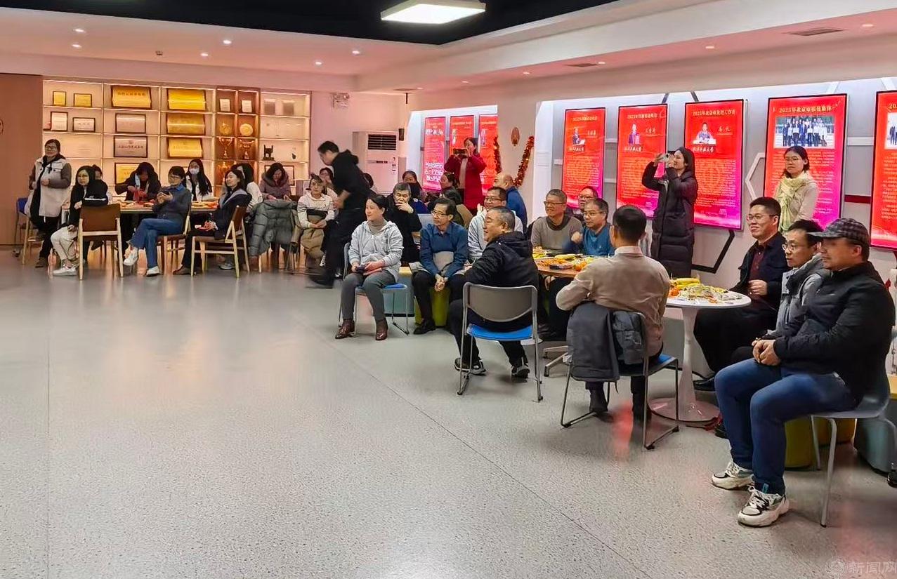 观众 .jpg 观众 .jpg