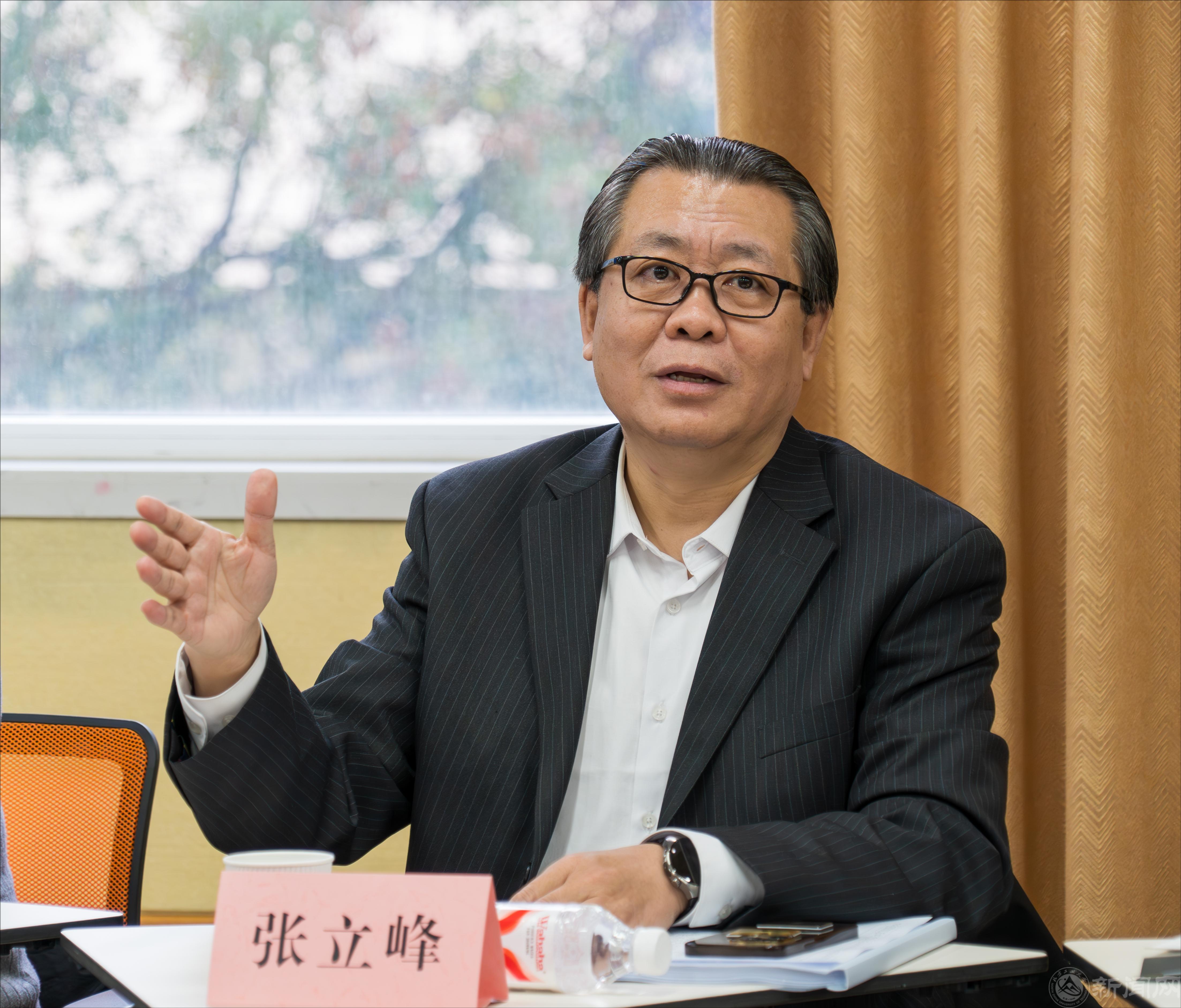 裁剪旋转.jpeg 裁剪旋转.jpeg