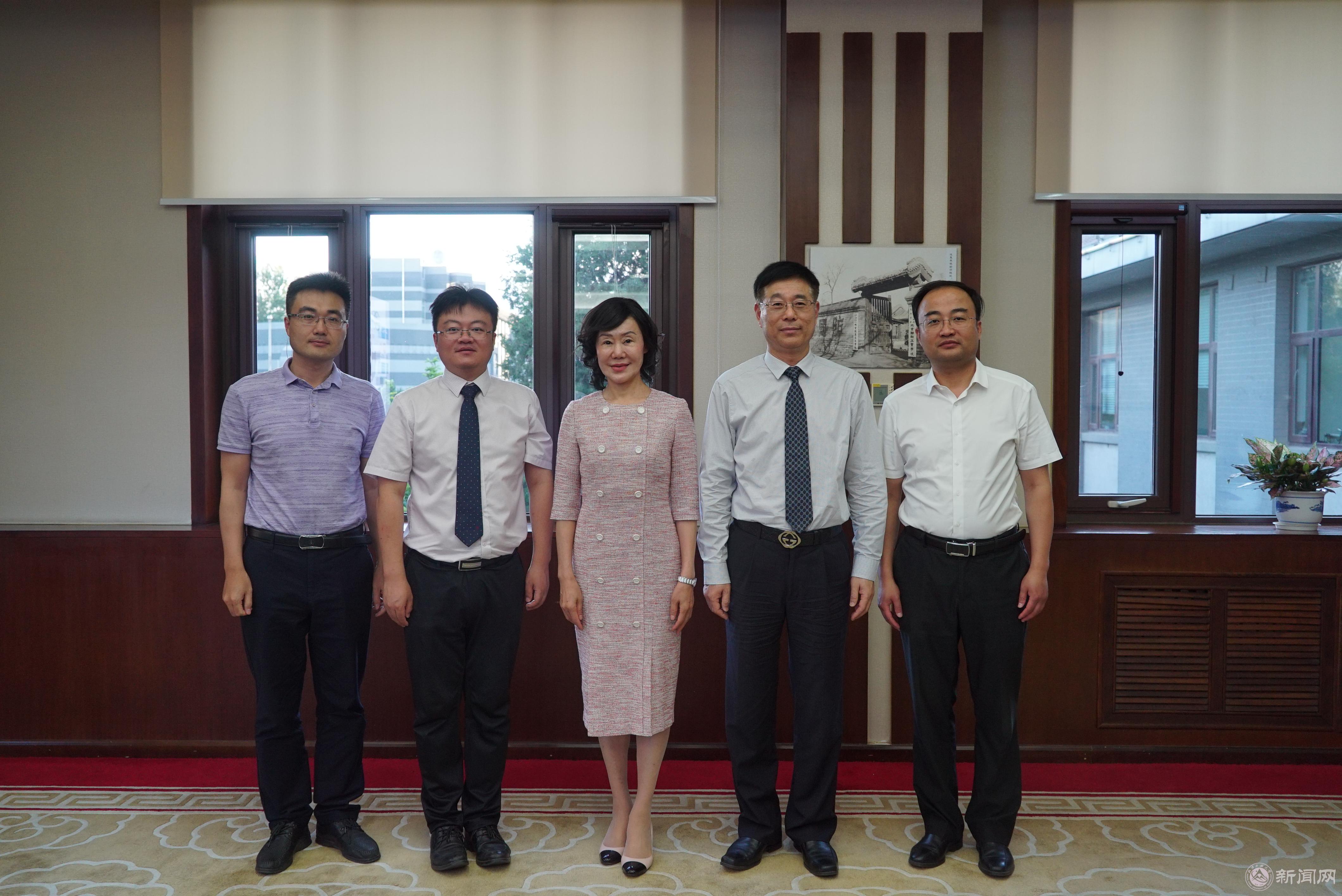 6月29日,澳大利亚斯威本科技大学副校长韩清龙来访我校.