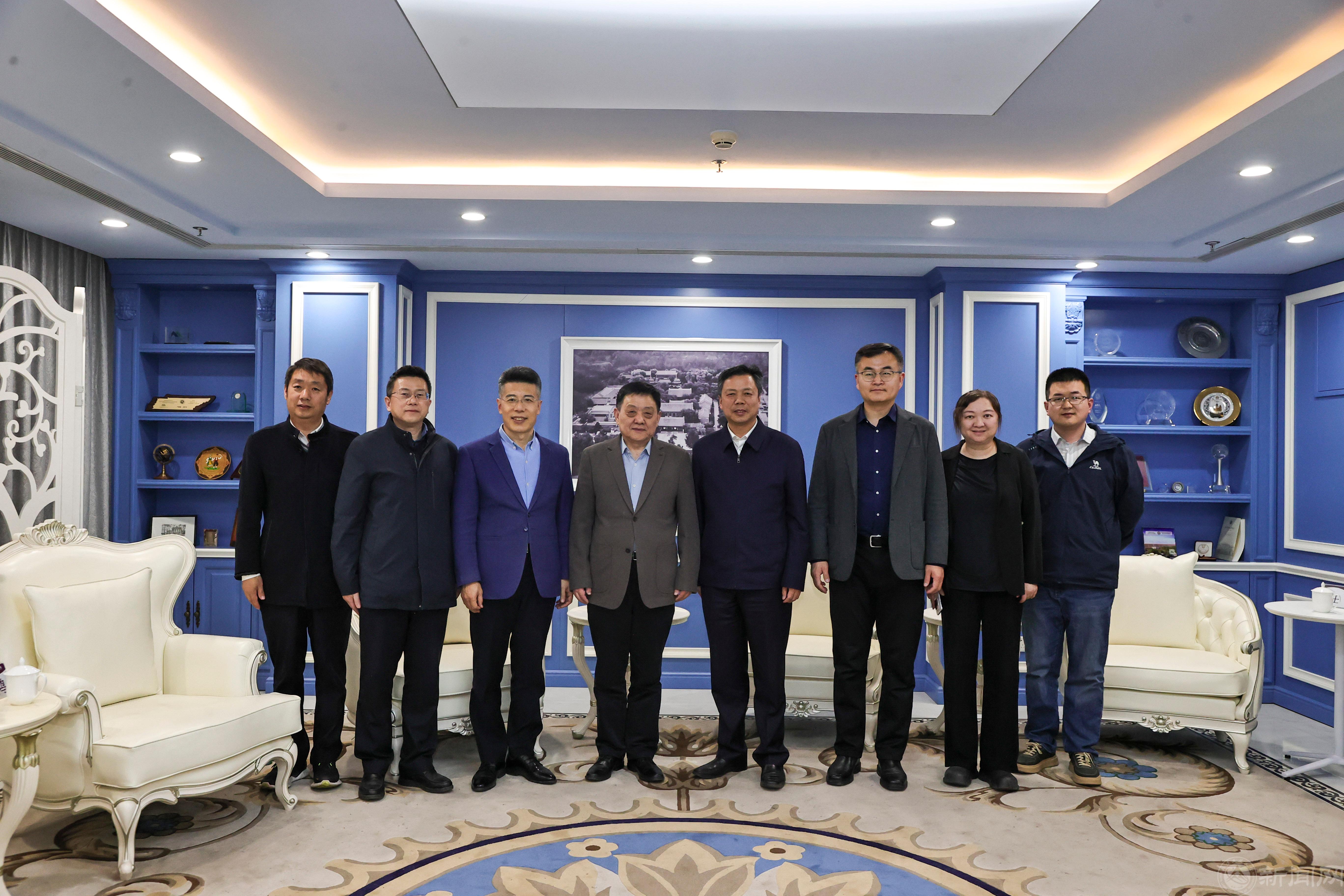 AG8I2892.jpg AG8I2892.jpg